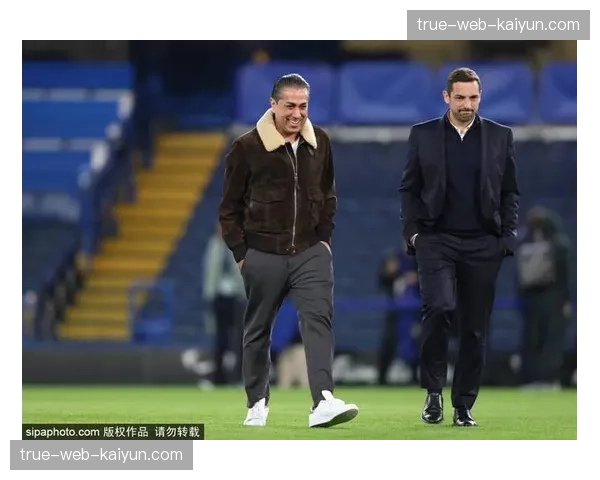 切尔西四连败暴露战术混乱 罗塞尼尔体系缺乏中场控制力